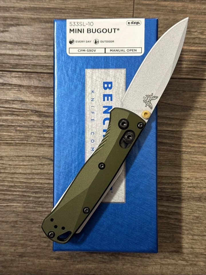 BENCHMADE MINI BUGOUT CPM-S90V 610953212711 WOODLAND GREEN