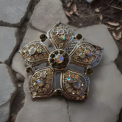 Broche Flor Monet 5 Pétalos Transparente y Gris Cristal Incrustado Vintage Tono Plateado Foto 1 de 4