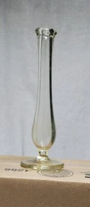 Jarrón Bud vidrio transparente soplado a mano borde laminado 7 pulgadas - Imagen 1 de 6