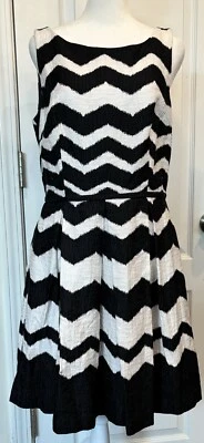 Женское платье без рукавов TAYLOR размер 10 покрой с широкой юбкой черно-белое с шевронным принтом хлопок - Изображение 1 из 4