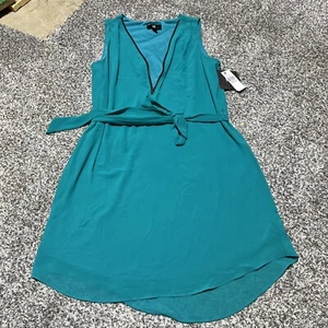 IZ Byer Sleeveless Dress Size M Lined Functional Zipper green NWT - Picture 1 of 8