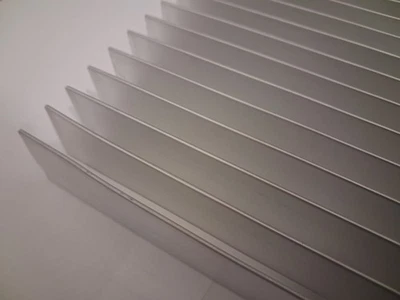 Dissipatore in Alluminio 320x177x3115mm Con 18 Alette - Immagine 1 di 4