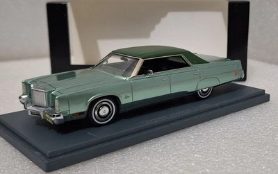 Chrysler Imperial Sedan 1975 4 Door Version 1, 2 Tons Green Met 1:43 Neo 44765 - Image 1 of 4