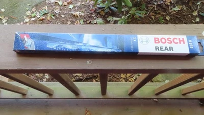 Limpiaparabrisas trasero Volvo V50 Bosch H874 2005-2011 13,5 pulgadas de largo Foto 1 de 4