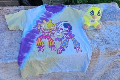Camiseta Five Nights At Freddy's y peluche Chica Foto 1 de 4