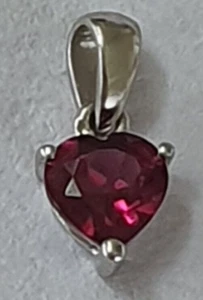 5mm Heart Cut Natural Rhodolite Garnet Solid 9ct 9K White Gold Pendant - Picture 1 of 6