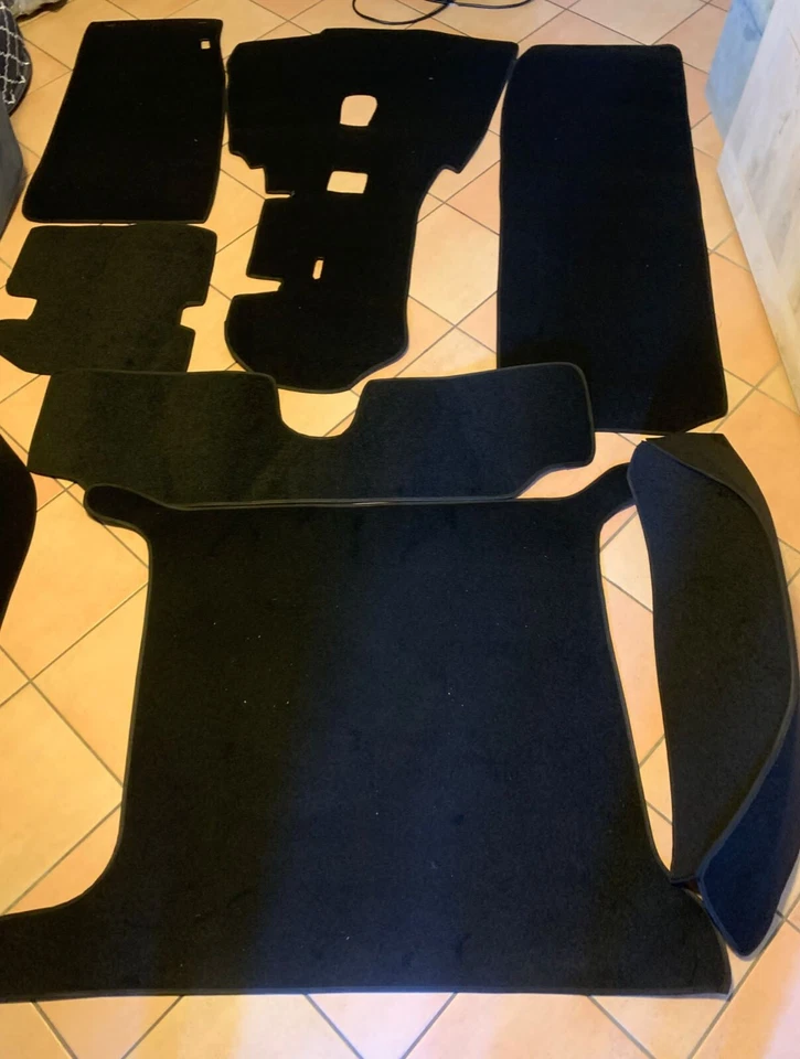 moquette per Suzuki sj 410 /sj413/samurai Produzione Italiana Kit Comp Ant+Post - Image 1 of 4