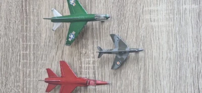3X DIECAST " PLANES" DINKY / MATCHBOX- CORSAIR/MIRAGE F1/ HAWKER HUNTER — 第 1/4 张图片