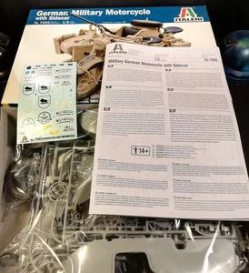 1/9 New WWII German Motorcycle BMW with sidecar KIT Italeri - Foto 1 di 2