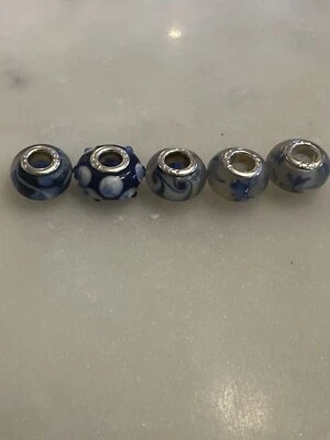 Lote de 5 cuentas de cristal estilo Murano con núcleo de plata 925 azul y blanco europeo Foto 1 de 4