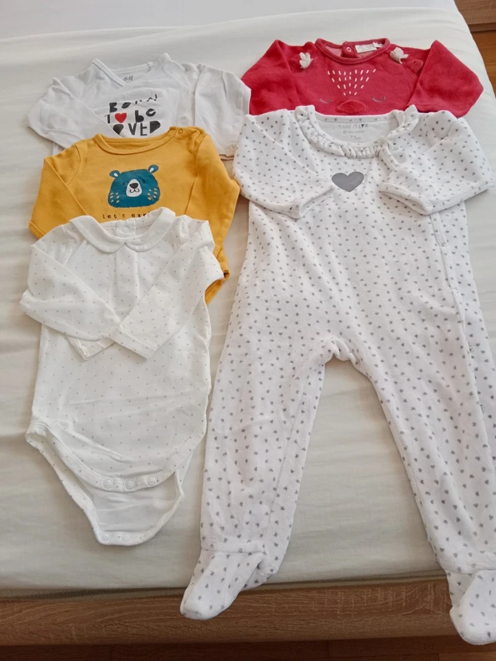 lot de vêtements taille 9 mois TRES BON ETAT - Photo 1/1