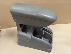 99-04 Chevy Tracker Suzuki Grand Vitara Center Console Cup Holder Armrest RARE - Picture 1 of 12