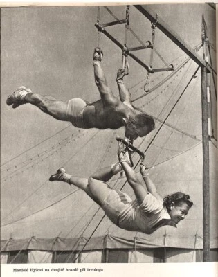 ПРЕВОСХОДНЫЙ цирк 1953 фотокнига, изображения в фотогравюре, Мирослав Песан - Изображение 1 из 4