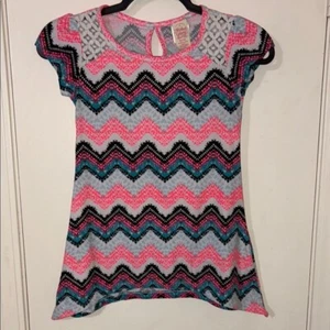 Faded Glory Pink and Blue Zigzag Short Sleeve Tee - Picture 1 of 5