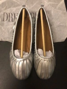 DREAM PAIRS Silver Ballet Flats Classic Round Toe Slip On Ballerina Shoes 7 New - Picture 1 of 5