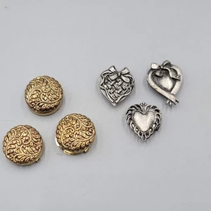 Nony NEW YORK Vintage Button Cover Lot Gold Tone & Silver tone Heart Metztke - Picture 1 of 9