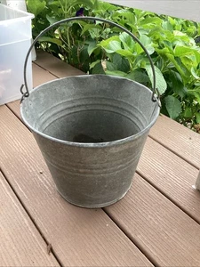 Vintage  Galvanized #20 Pail Bucket With Swivel Handle, Holds Water, Approx 3gal - Picture 1 of 3