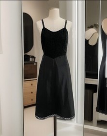 Vtg BARBIZON Saucy Trafredda Slip Nightgown 16 Black Lace Side Slits Lingerie