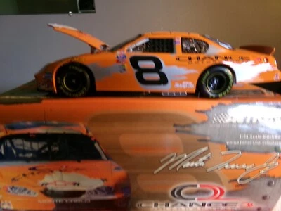 Martin Truex Jr Chance 2 Chevy Monte Carlo 2003 solo 444 hecho ¡esto es #243 nuevo!! Foto 1 de 4