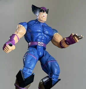 X-Men : Marvel Classics - Wolverine - Action Figure - 1996 - ToyBiz - Light Up - Picture 1 of 15