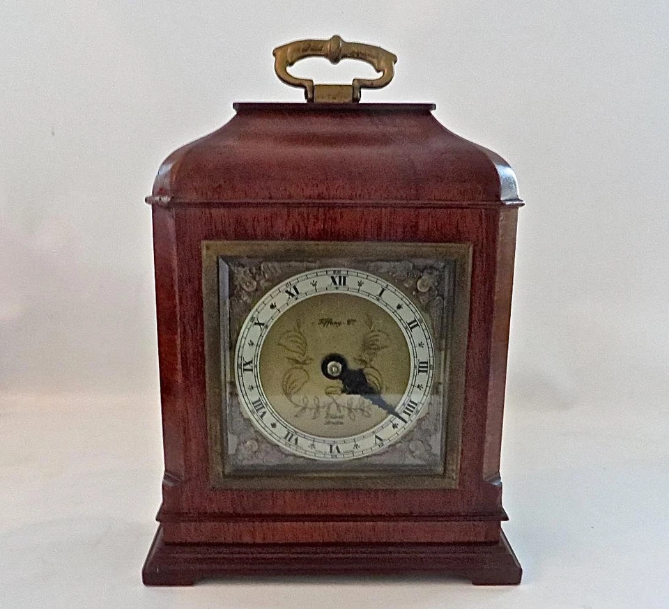 Hermoso reloj de noche de escritorio vintage Tiffany & Company de caoba excelente Foto 1 de 4