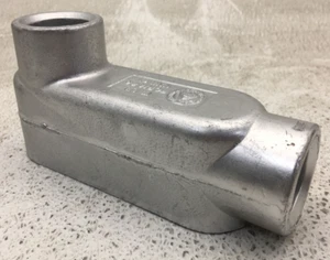 LB100T-A APPLETON 1 INCH ALUMINUM CONDUIT BODY FOR EMT - Picture 1 of 5