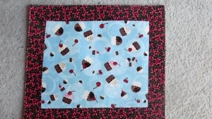 Placemats,set of 4, kitchen & dining decor, cupcakes, gift, shower gift - Picture 1 of 3
