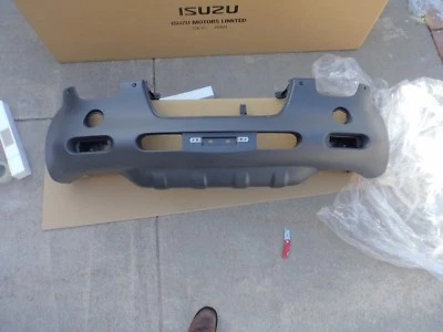 Conjunto de revestimiento de parachoques delantero ISUZU VEHICROSS 1999-01 OEM Foto 1 de 3