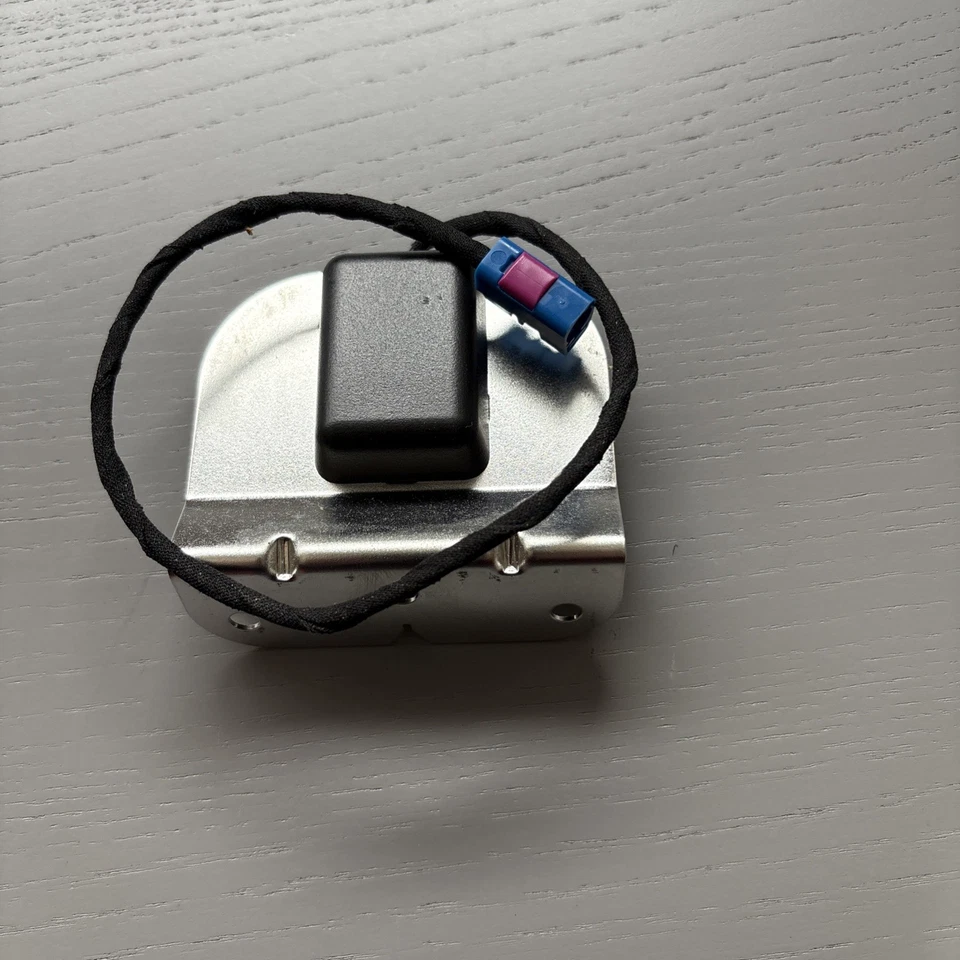 Antena GPS Jeep Grand Cherokee/Commander 2008 a 2010 05064470AB Nueva Foto 1 de 4