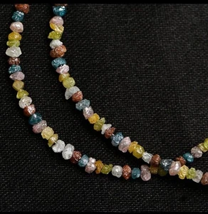 Perline di diamanti grezzi grezzi non tagliati multicolore perline di diamanti naturali per uso gioielli - Foto 1 di 8