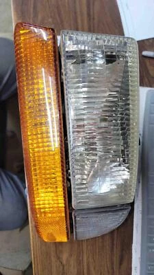 Conjunto de faro izquierdo DODGE DAKOTA 97 98 99 00 01 02 03 04 Foto 1 de 2