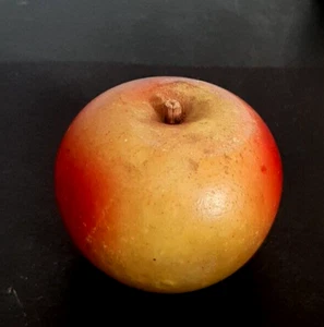 Manzana fruta piedra alabastro italiano temprano bonito color rojo - tallo de venas - Imagen 1 de 18