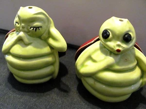 Rare Vintage Anthropomorphic Lady Bug  Ladybug - Alien Salt And Pepper Shakers - Picture 1 of 11