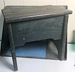 Vtg Primitive Handmade Shoeshine Box Stool Great Wood Under Old Black Paint 9x13 - Picture 1 of 14