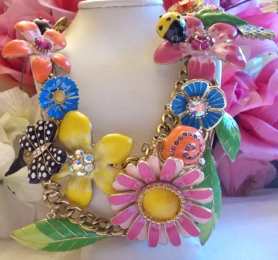 COLLAR BETSEY JOHNSON PRECIOSO RARO VINTAGE SECRETO JARDÍN GRUESO DECLARACIÓN Foto 1 de 4