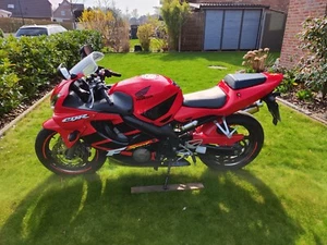 CBR 600 F Sport (PC35) rot + viele Extras - Bild 1 von 15