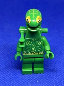 LEGO Green Alien Frenzy 4 arms Space Police minifigure 5971 - Missing One Arm - Picture 1 of 5