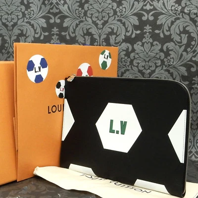 Bolso clutch Louis Vuitton 2018 Copa Mundial de la FIFA EPI negro Pochette Jules #1 Rise-on Foto 1 de 4