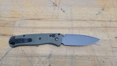Cuchillo de acero inoxidable Benchmade Bugout 535GRY-1, Ranger Green Grivory CPM-S30V Foto 1 de 4