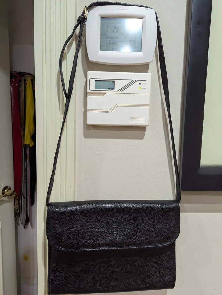 Bolso de hombro Fendi mediano negro Foto 1 de 4