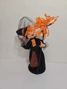 Muñeca Annalee Halloween 2013 Buena Bruja Chica en Naranja con Escoba 10" de Alto - Imagen 1 de 10