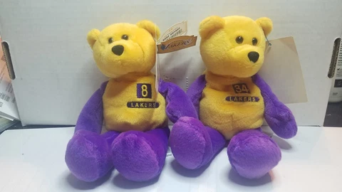 1999 Limited Treasures Kobe Bryant Shaq O’Neal Lakers Beanie Pro Bear NBA Cover