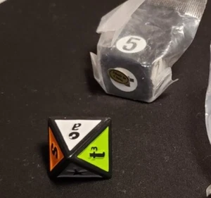 Scene It? Turner Classic Movie Edition The DVD Game: Replacement Dice - Picture 1 of 1