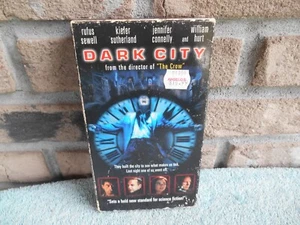 Dark City (VHS, 1998) KIEFER SUTHERLAND, JENNIFER CONNELLY RARE! - Imagen 1 de 14