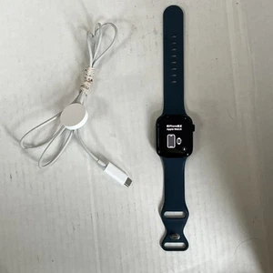 Apple Watch SE (2nd Gen) 44mm A2727 Good Condition | Aluminum | GPS + LTE - Zdjęcie 1 z 3
