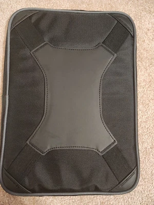 Targus Universal Carry Cover for 10-inch & 12-inch iPads & Tablets - Black/Gray - Image 1 of 2