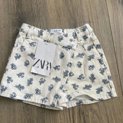 NUEVO Zara Niño Pequeño Skort Talla 12-18 Meses Blanco Cruzado Estampado Floral Azul a Presión Foto 1 de 4