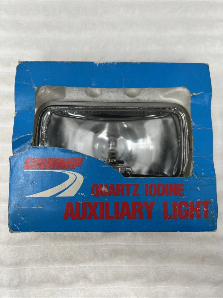 Luz auxiliar de yodo de cuarzo vintage CHAMP 9-1268 luz de paso Hong Kong 🇭🇰 Foto 1 de 4