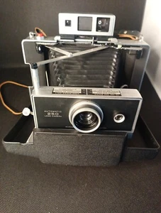 Vintage Polaroid Land Camera 240. - Picture 1 of 13