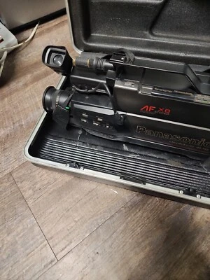 Vintage Panasonic OmniMovie VHS PV-420D AF X8 Camcorder NO BATTERY CHARGER  - Image 1 of 3